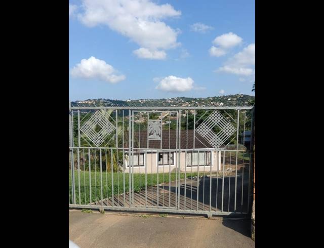 3 BEDROOM HOUSE FOR SALE IN NEWLANDS WEST